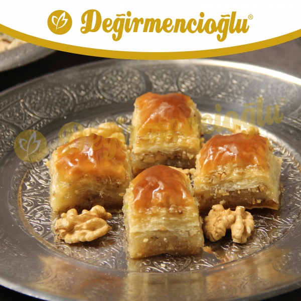 CEVİZLİ EV BAKLAVASI(1 ADET)